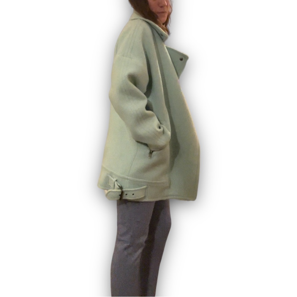 Meet your Posher, Eva